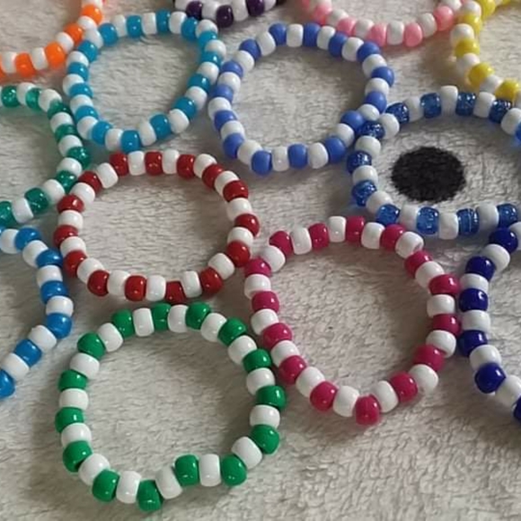 kandi bracelets set of 13 - Picture 14 of 14